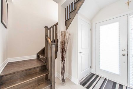 For Lease - 37 Juneau Street, Vaughan, Ontario - Photo 4