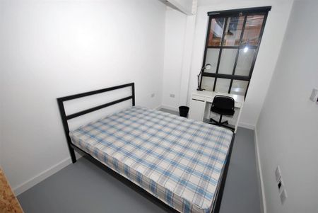 5 bedroom flat to rent - Photo 4