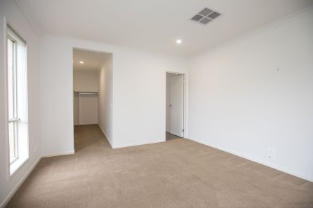 STUNNING STONEHILL - Photo 4