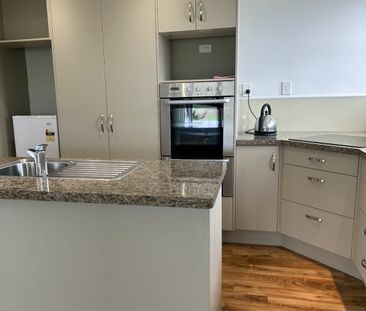 Peaceful Coastal Living with Gorgeous Harbour Views - Photo 5