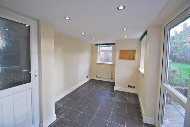 3 bedroom terraced house to rent - Photo 1