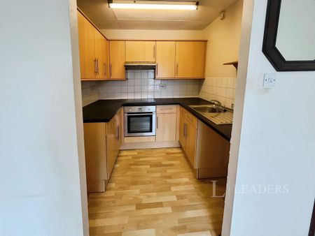 1 bedroom flat to rent - Photo 5