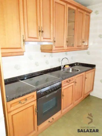 Piso de alquiler en Maurice Ravel Etorbidea, Barrio de Uribarri - Foto 2