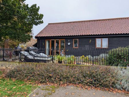2 bedroom semi-detached bungalow to rent - Photo 4