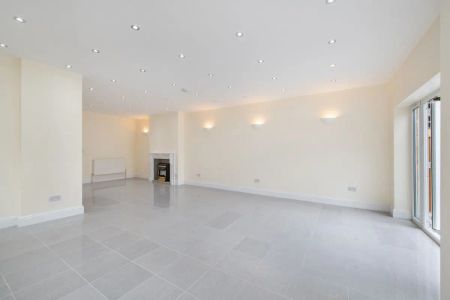 8 bedroom house in Barnes - Photo 4