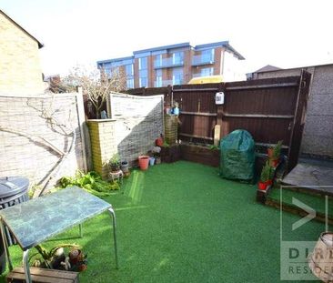 Middle Lane, Epsom, KT17 - Photo 1
