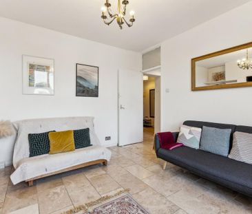 3 bedroom flat to rent - Photo 1