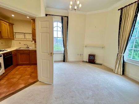 3 bedroom Spacious Three Bedroom Apartment to rent - Photo 3