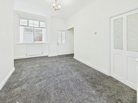 Terraced House to rent on - Photo 3
