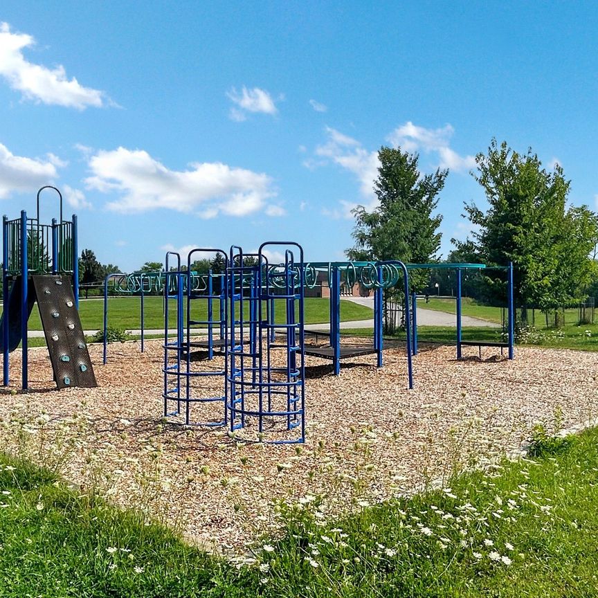 For Lease - 195 Milestone Crescent Unit# 65, Aurora, Ontario - Photo 1