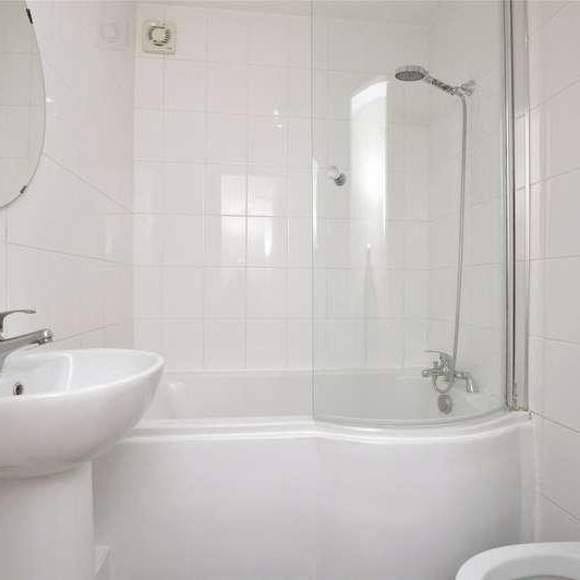 Alexander Close, Barnet, EN4 - Photo 1