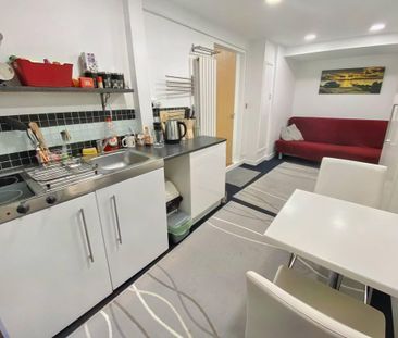 Studio to rent - Photo 3