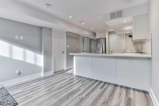 Detached Home For Lease | N9246525 - Photo 1