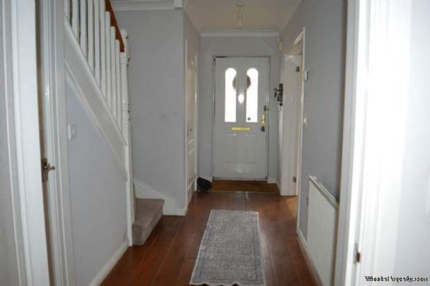 4 bedroom property to rent in Marlborough - Photo 1