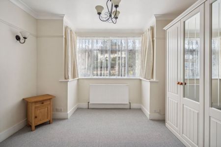 Fieldway, Chalfont St. Peter, Gerrards Cross,SL9 - Photo 2