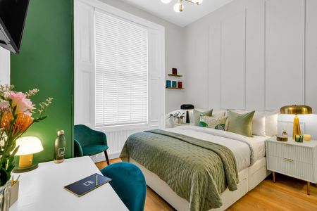 Studio Flat, Eardley Crescent, SW5 - Photo 2