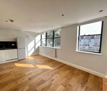 Stephenson House, The Grove, Gravesend, Kent, DA12 - Photo 6