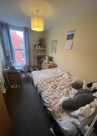 Room in a Shared Flat, Hollybank Road, L18 - Photo 2
