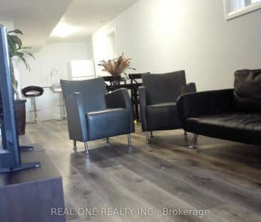 62 Sunnypoint Crescent #Lower A - Photo 2