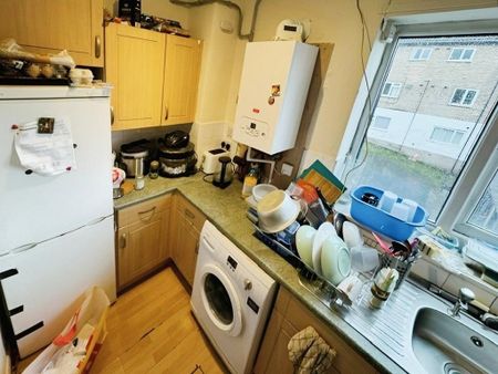 4 bedroom maisonette to rent - Photo 4