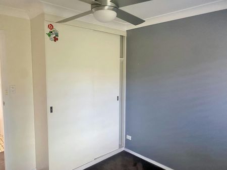 Modern Living in North Cowra - Photo 2