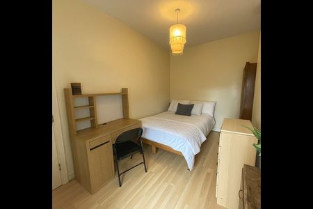 4 Bed Terraced House, Whitby Road, M14 - Photo 4