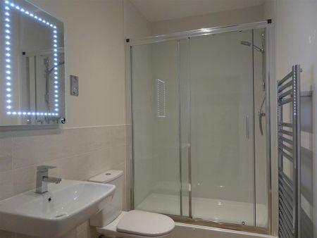 2 bedroom flat to rent - Photo 4