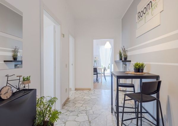 Via Cesare Cremonino, Padova, Veneto 35124