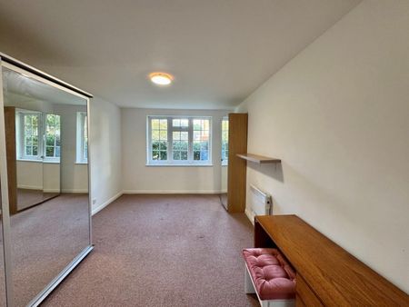 3 bedroom Flat To Let Total Size: 851 SQ FT - Photo 3