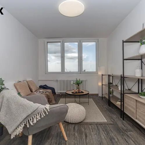 Pronájem moderně zrekonstruovaného 2+kk, 37,7 m - Fotografie 1