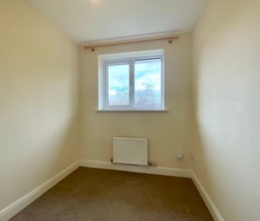 3 bedroom Semi-Detached House to let - Photo 6