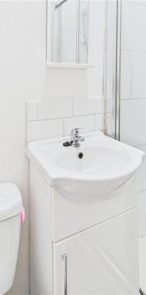 1 bedroom property to rent - Photo 2