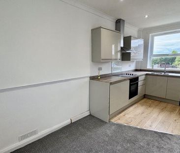 2 bedroom semi-detached house to rent - Photo 6