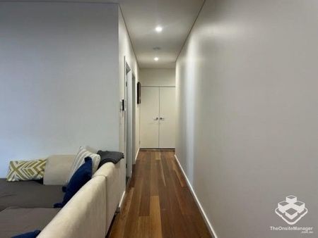 Semi Furnished 1 bedroom apartment - Photo 2