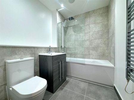 2 bedroom apartment to rent - Photo 4