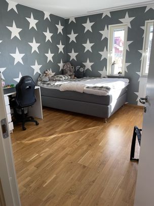 Modern 4:a med härlig utsikt - Photo 1