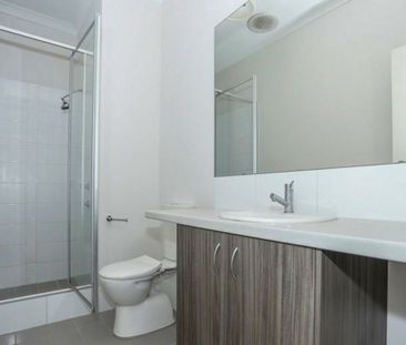 Modern, Light & Bright 2-Bedroom Home in Prime Location - Photo 4