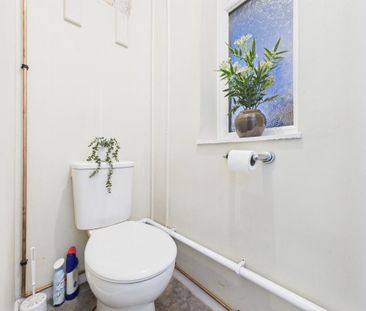 1 bedroom in a house share to rent - Photo 6