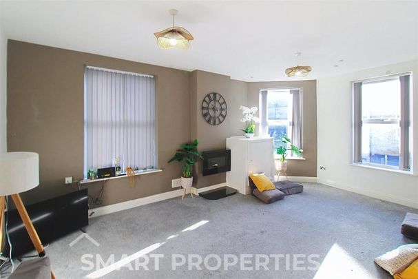 3 bedroom flat to rent - Photo 1