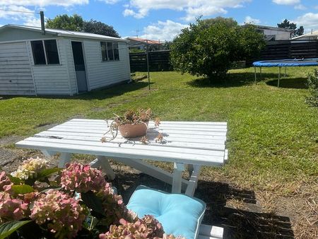 Lovely family 3 bedroom home - Photo 4