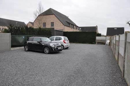 Gerenoveerd appartement met 2 slaapkamers - Photo 2