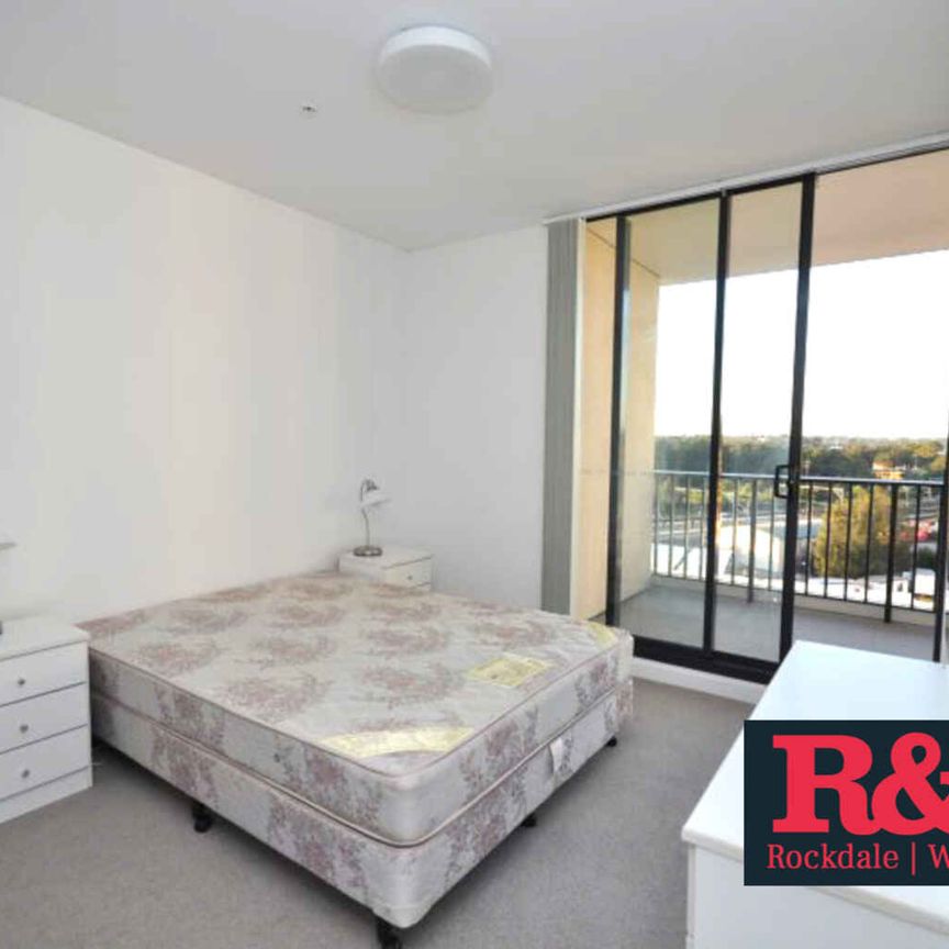 North-Facing 2-Bedroom Luxury Apartment in Wolli Creek - Photo 1