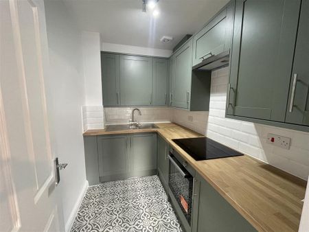 2 bedroom apartment to rent - Photo 5