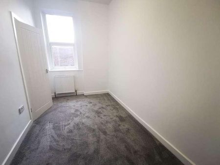 Bensham Crescent, Gateshead, NE8 - Photo 3