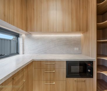 BRAND NEW LUXURY DUPLEX – EXCEPTIONAL DESIGN & PREMIUM FINISHES - Photo 5
