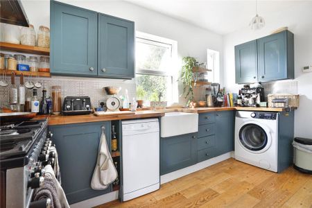 2 bedroom semi-detached house to rent - Photo 4