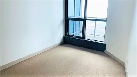 2 Bed Condo For Rent In Downtown. Underground Parking. Heat & Water Incl. - Photo 3
