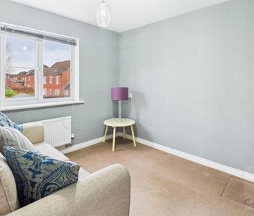 4 bedroom semi-detached house to rent - Photo 3