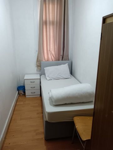 Room in a Shared Flat, Green St, E13 - Photo 3