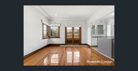 Modern 3 Bedroom, 2 Bathroom Home - Available Now! - Photo 2